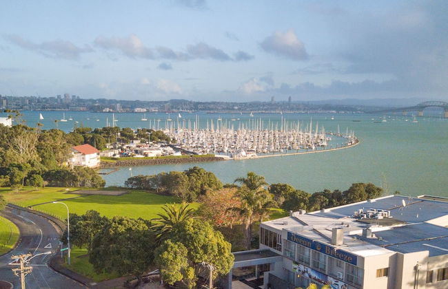 Ocean Breeze Hotel - Photo 1