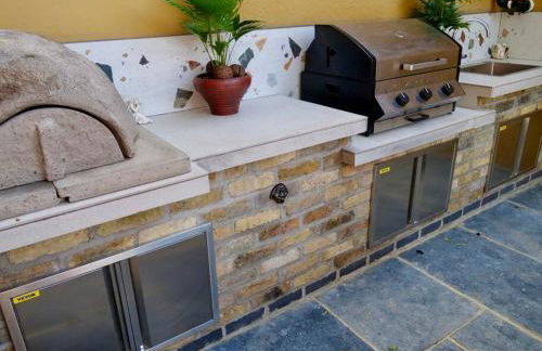 The Famous Harry Potter House, Hot Tub, Cinema Room, Sky TV - Foto 31