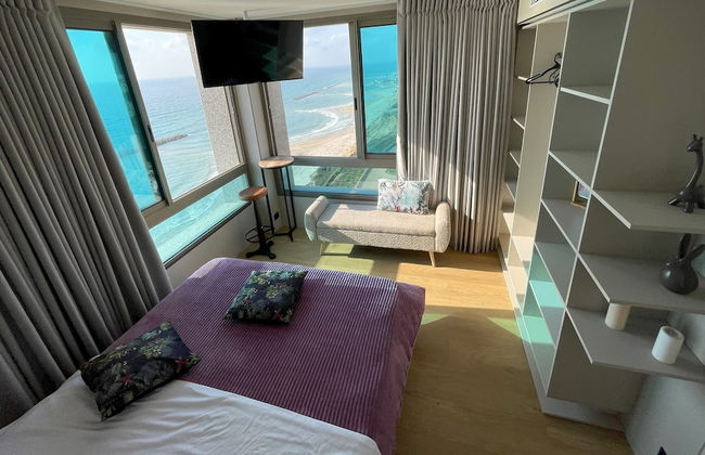 Panoramic Sea View Luxury Suite - Photo 3