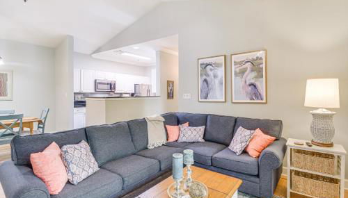 Snowbirds Welcome Foley Condo with Pool Access - Foto 5