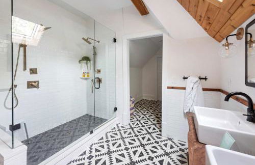 Grand Damn - Photo 59