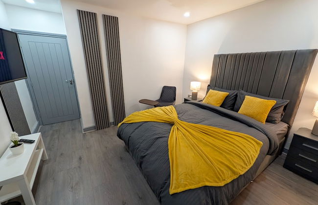 Spacious and Comfortable Modern Rooms - Photo 18