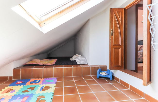 Guincho Typical House II by Homing - Photo 6