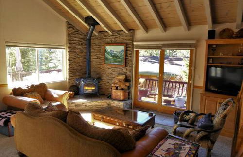 Dream Getaway-Secluded Hot Spa-Walk to Village-Walk to Pineknot Trailhead-Plus King Bed! - Foto 12