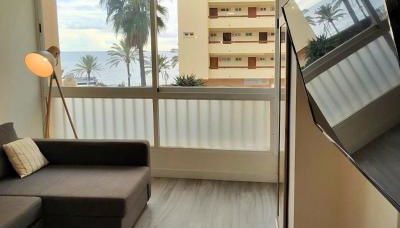 Sea View 2BR Beachfront & Cozy Balcony Marbella - Photo 5