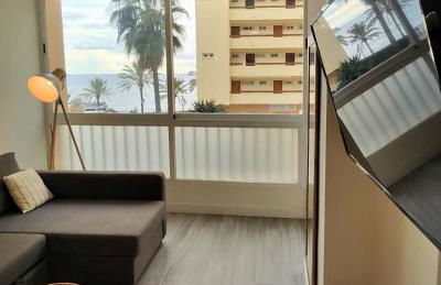 Sea View 2BR Beachfront & Cozy Balcony Marbella - Photo 5