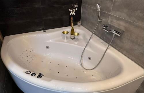 Ferienhaus MILA - Pool, Sauna, Whirlwanne, 5000qm Privatgelände mit Bolzplatz - Foto 23