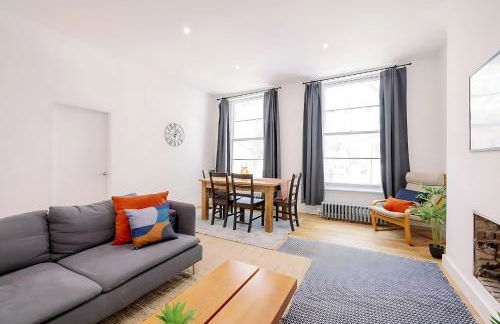 Bright, Spacious 2-bed, 5 mins from Tube, Sleeps 4 - Pass the Keys - Foto 5