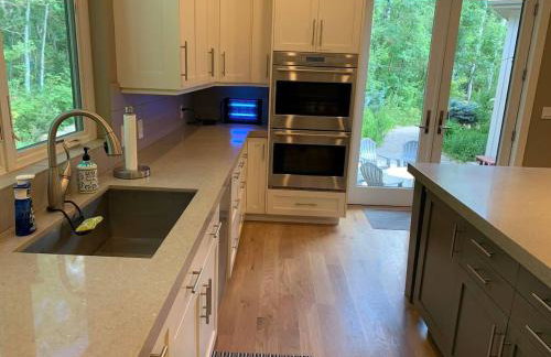 25-Bed, Amenity-Rich Estate in a Private Forest - Foto 51