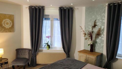 Mirka & Franck AIRCON CLIM, Apartment Chic, Parking Free, Avantages Packs Bookables - Foto 3, wardrobe