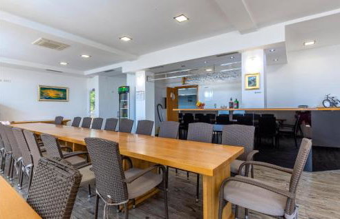 Gorgeous Home In Mravince With Sauna - Photo 31