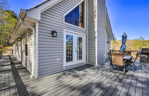 Lakefront Eatonton Home Boat Dock and Fire Pit - Foto 33