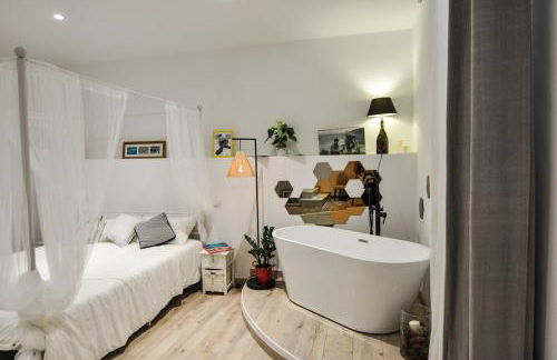 Deluxe Artistic Loft - Photo 22