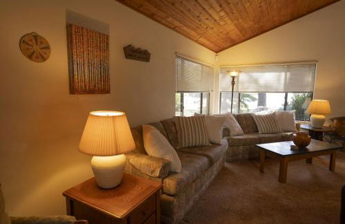 3BR Flagstaff Escape with Deck and Pine Views - Foto 27