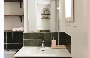 Eiffel Tower 6-Min Walk Charming Studio 3 sleeper - Foto 32