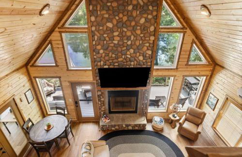 Riverside Oasis with Stunning Views, Cozy Firepit! - Photo 28