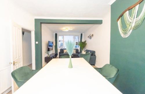 4 bed Emerald by Harlington 13 mins to central - Foto 8