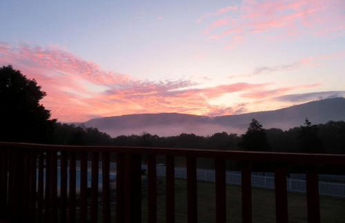 Cozy Cabin Rental and Cowboy Experience at a Tennessee Dude Ranch - Foto 19