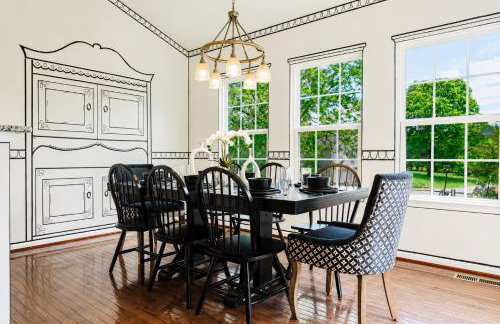 Spacious & Serene Family Gem: Games, Office, Yard! - Foto 4