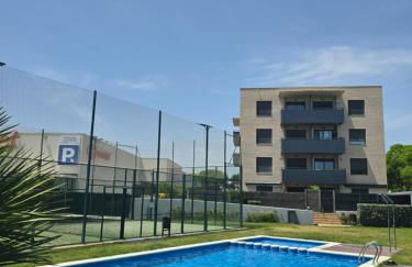 Piscina y Pádel al lado del Mar - Foto 1