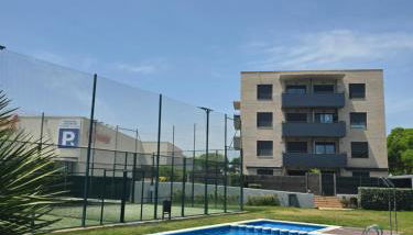 Piscina y Pádel al lado del Mar - Foto 1