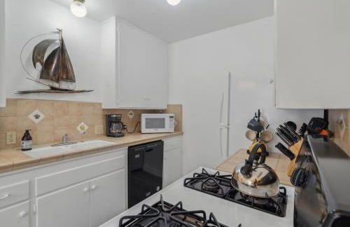 Beautiful 2 Bed Beach Getaway #115 condo - Photo 7