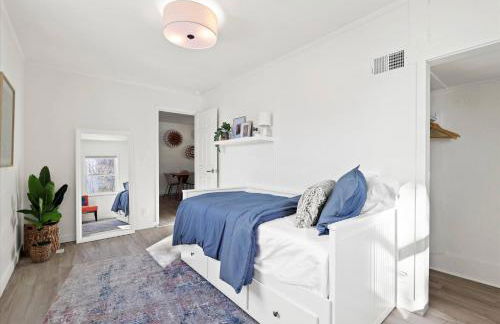 Luxury Lakeview Stay | Main&Guest House, Sleeps 10 - Foto 34