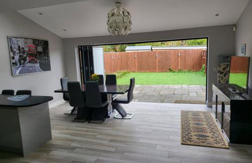 3 bedroom spacious house with parking - Foto 1