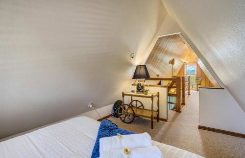 Slope Summit Rustic A-Frame Cabin w Scenic Views - Photo 24