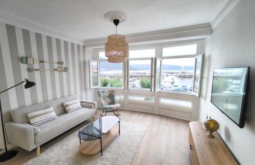 Muros sobre el puerto - Photo 1