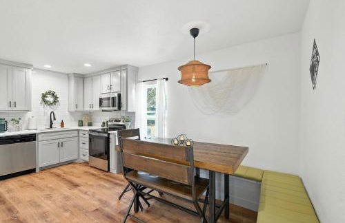 Newly Remodeled 3 Bedroom Bespoke Home Near Fort Worth - Photo 27