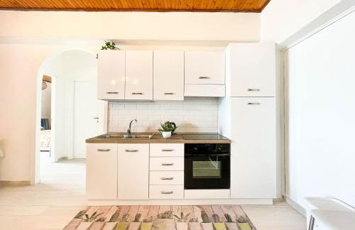 Athena Sea front Apartment, Parking & Pool - Foto 20