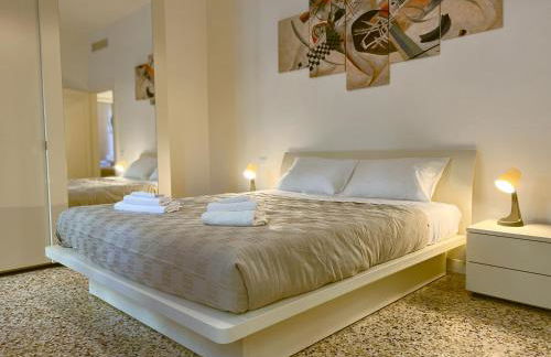 Splendid “True Venice Apartment” overlooking water - Foto 16