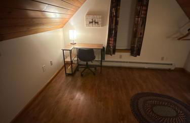 Prime Northern Maine Snowmobiling Retreat with Full Kitchen & Winter Trails Access - Foto 12