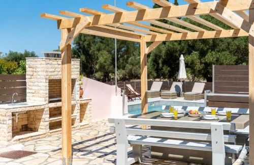 Waterway Luxury Residence-Apartment 1 - Photo 6