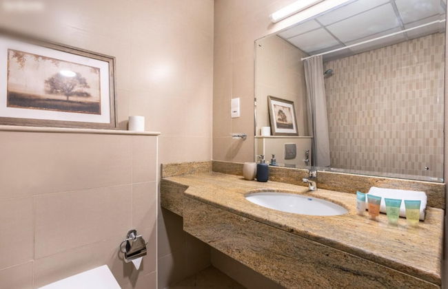 Breathtaking View 1 Bedroom Apt - Photo 10