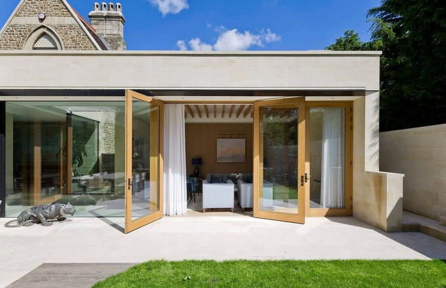 5 Bed House w/ Indoor Pool, Sauna & Private Garden - Fulham - Foto 60