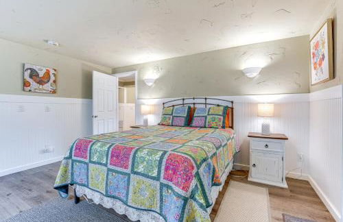 Charming Updated Retreat Walk to Lake Stevens! - Foto 8