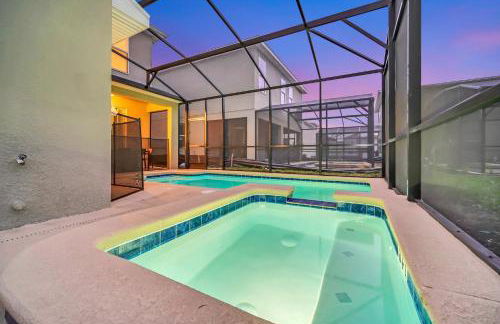 5BR Family Haven Near Disney with Private Pool - Foto 25