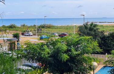 Bonito apartamento con vistas al mar - Foto 1