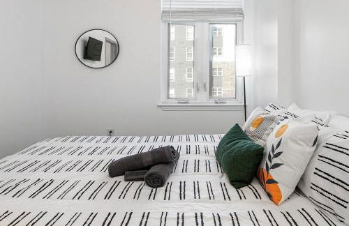 Urban Retreat - Free Parking, WiFi, Walk to Stadium - Foto 43