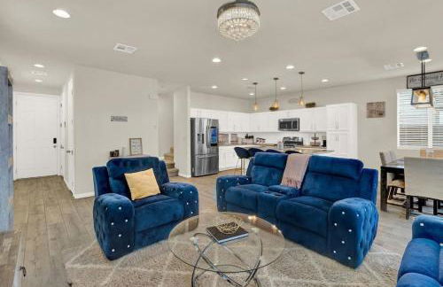 Serenity Retreat: 3BR, Heated Pool, Parking - Foto 8