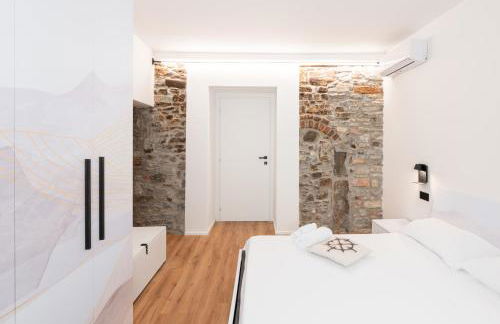 DN ART ROYALE - APT D first floor with lake view terrace and hot tub - APT N ground floor with internal whirpool - Foto 4