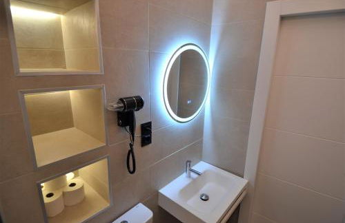 BIBLIOTECA DE LUJO EN EL CENTRO HISTORICO DE MÁLAGa - Photo 8