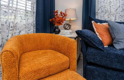 NEW Steps to Downtown - 7 Mins to Beach & Free Parking - Foto 11