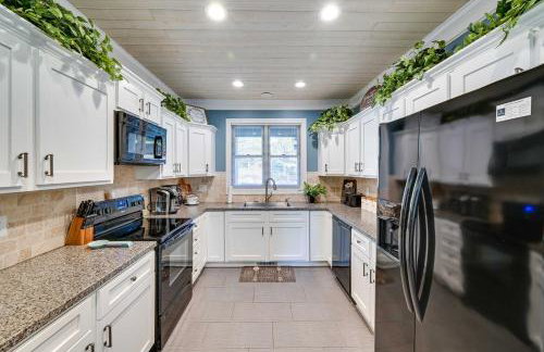 Lake Keowee Condo with Balcony and Resort Amenities! - Foto 11