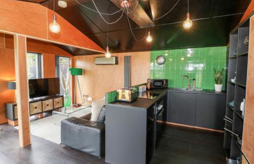 The Tractor Shed - Photo 7