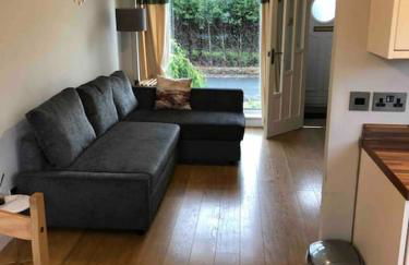 Cosy Home with Free Parking Near Edinburgh St Andrews M90 & Amazon - Foto 7