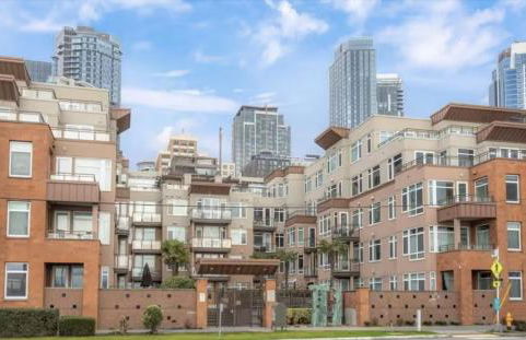 Waterfront Spacious 1BR, Den Walk to Pike Place - Photo 49