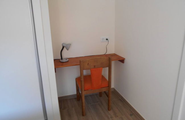 Cottage With 2 Bedrooms With Both En-suite Bathrooms in a Seaside Village - Photo 5